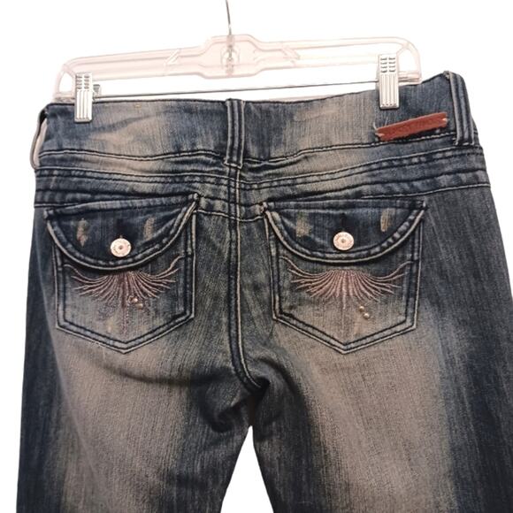 Almost Famous Distressed Jeans Sz 7 Blue Acid Wash Blue Embroidered Pockets Boho - Picture 2 of 16